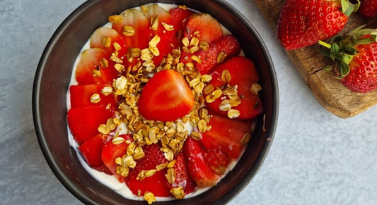 Strawberry and Yogurt Brekkie